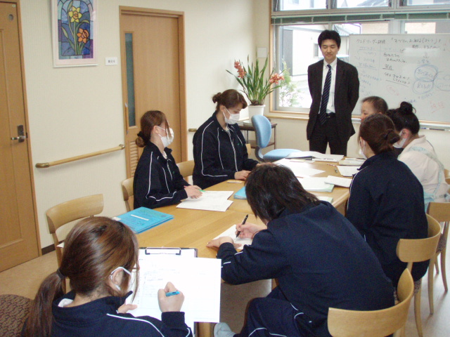 2012年4月6日に行なわれた、クレドリーダー研修会の様子です。